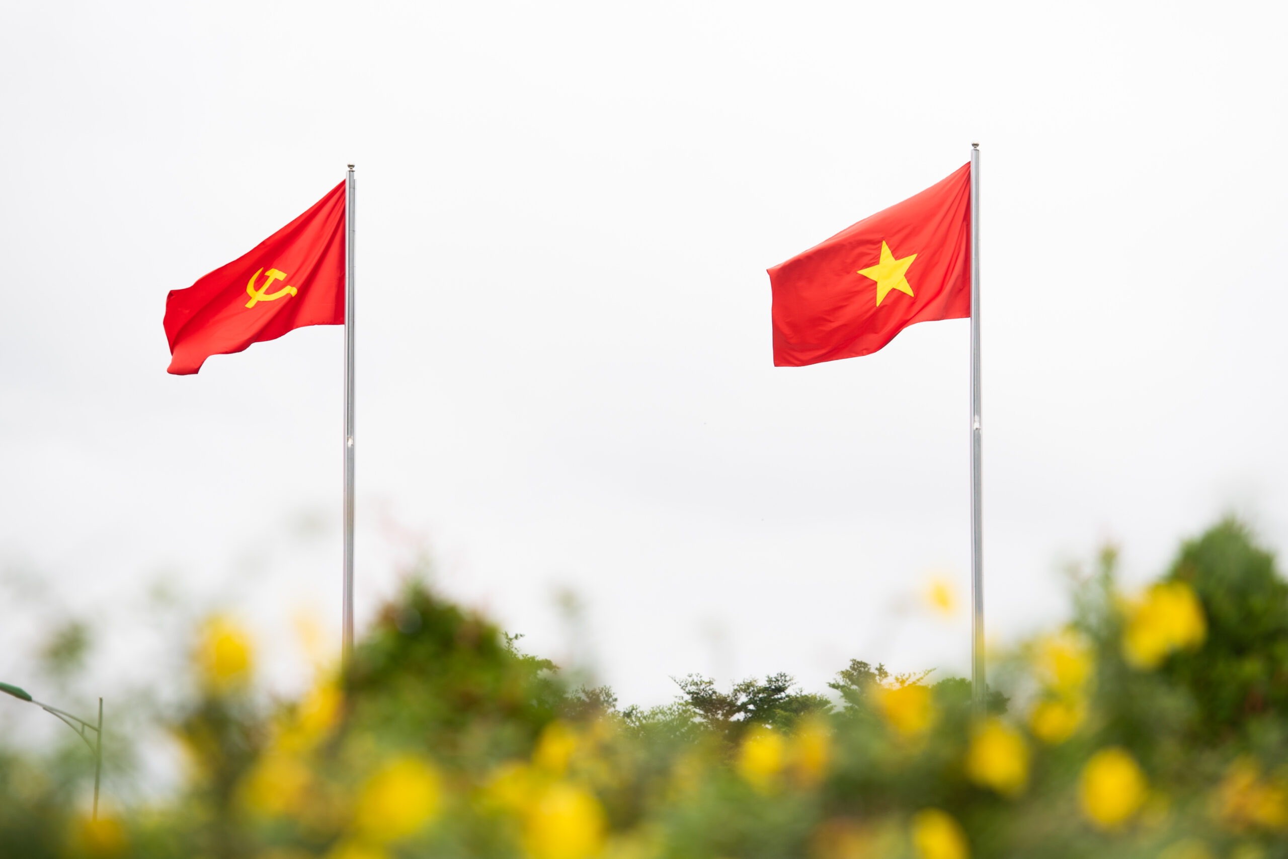 Giá bán cờ Đảng