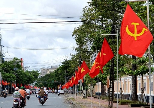 Cờ Đảng treo ngày 30/4