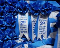 Phụ kiện hoa cài áo