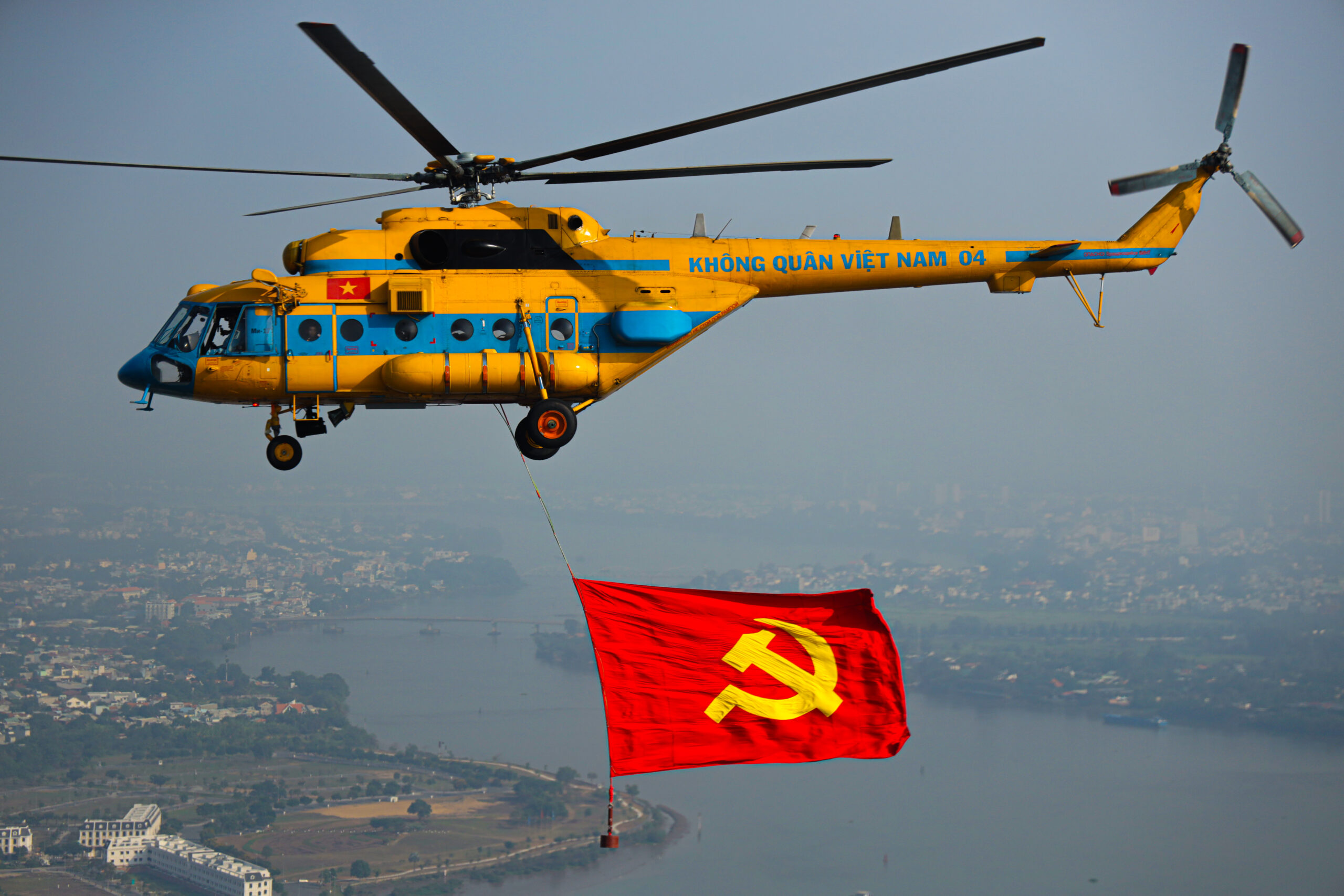 Cờ Đảng treo ngày lễ lớn