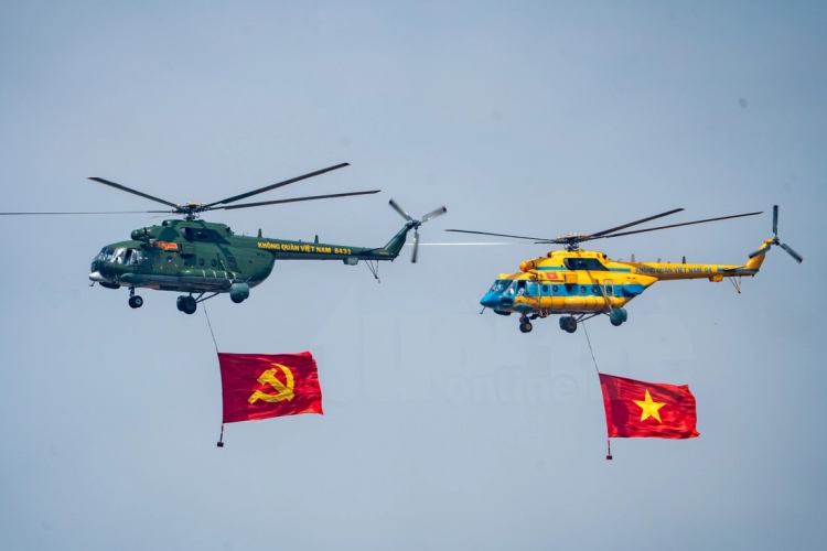 Cờ Đảng treo ngày thành lập Đảng