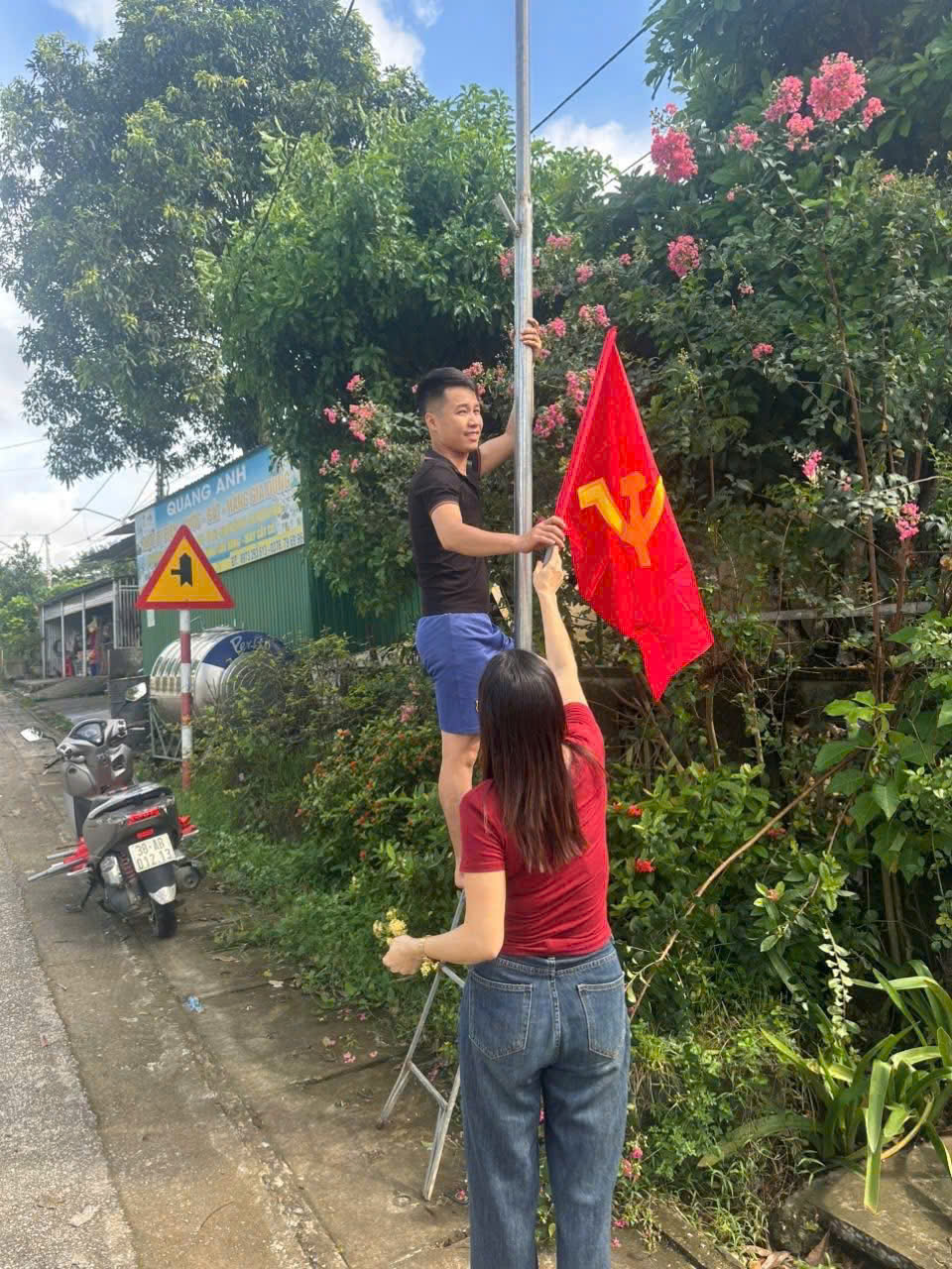 Cờ Đảng treo ngày 30/4
