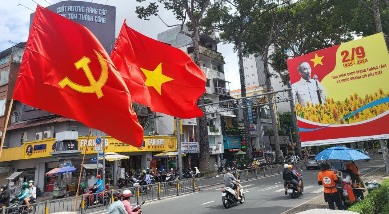 Cờ Đảng treo ngày 2/9