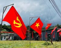 Cờ Đảng treo lễ kỷ niệm