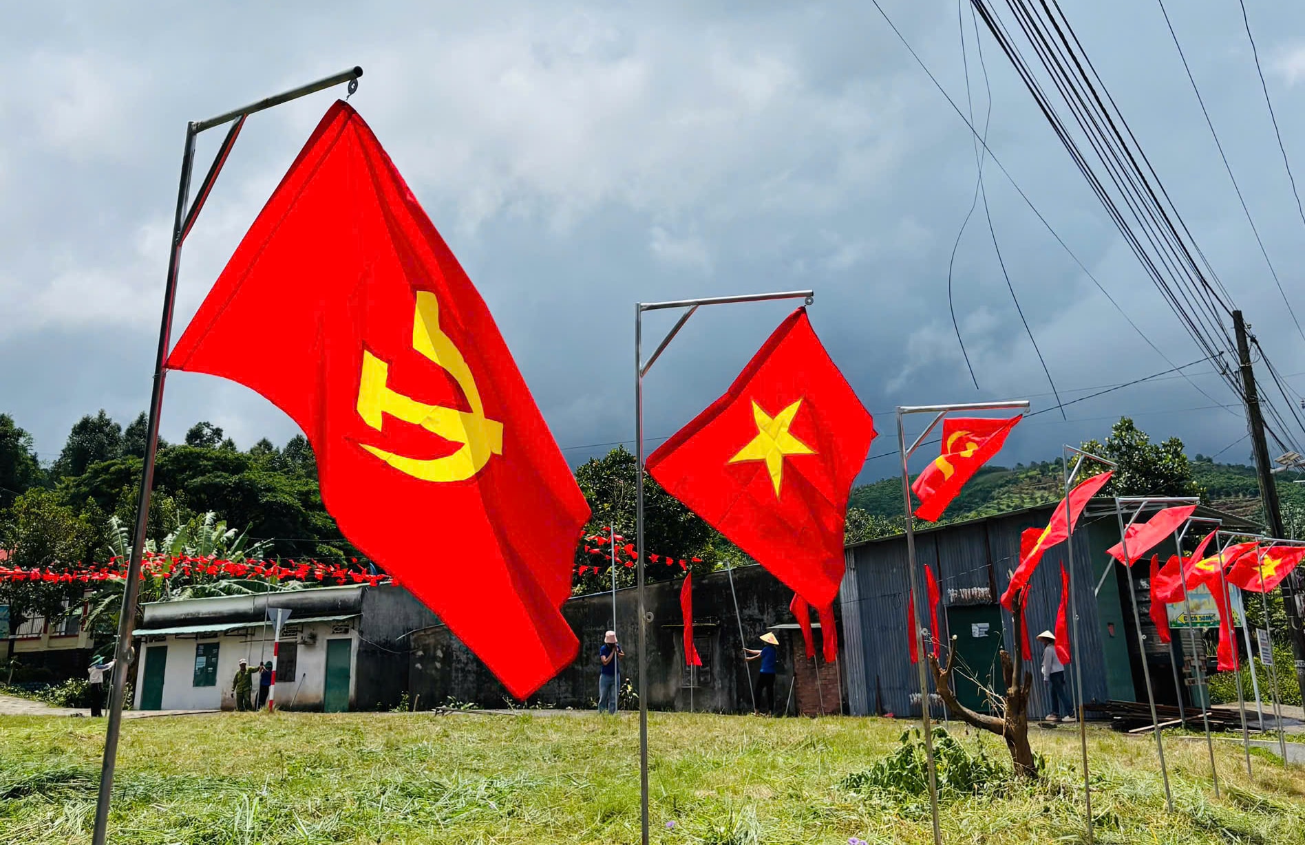 Cờ Đảng theo yêu cầu