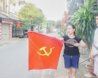 Cờ Đảng treo ngày Quốc Khánh