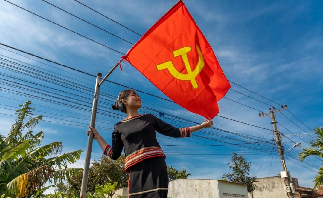 Cờ Đảng giá bao nhiêu?