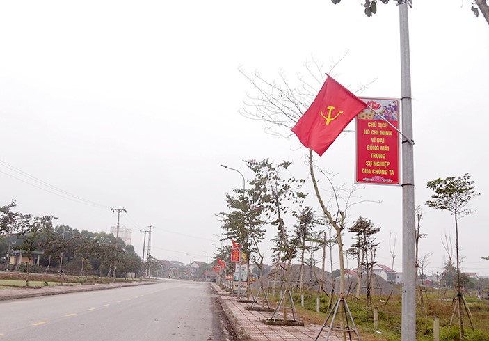 Cờ Đảng treo lễ kỷ niệm