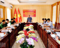 Cờ Đảng treo phòng họp