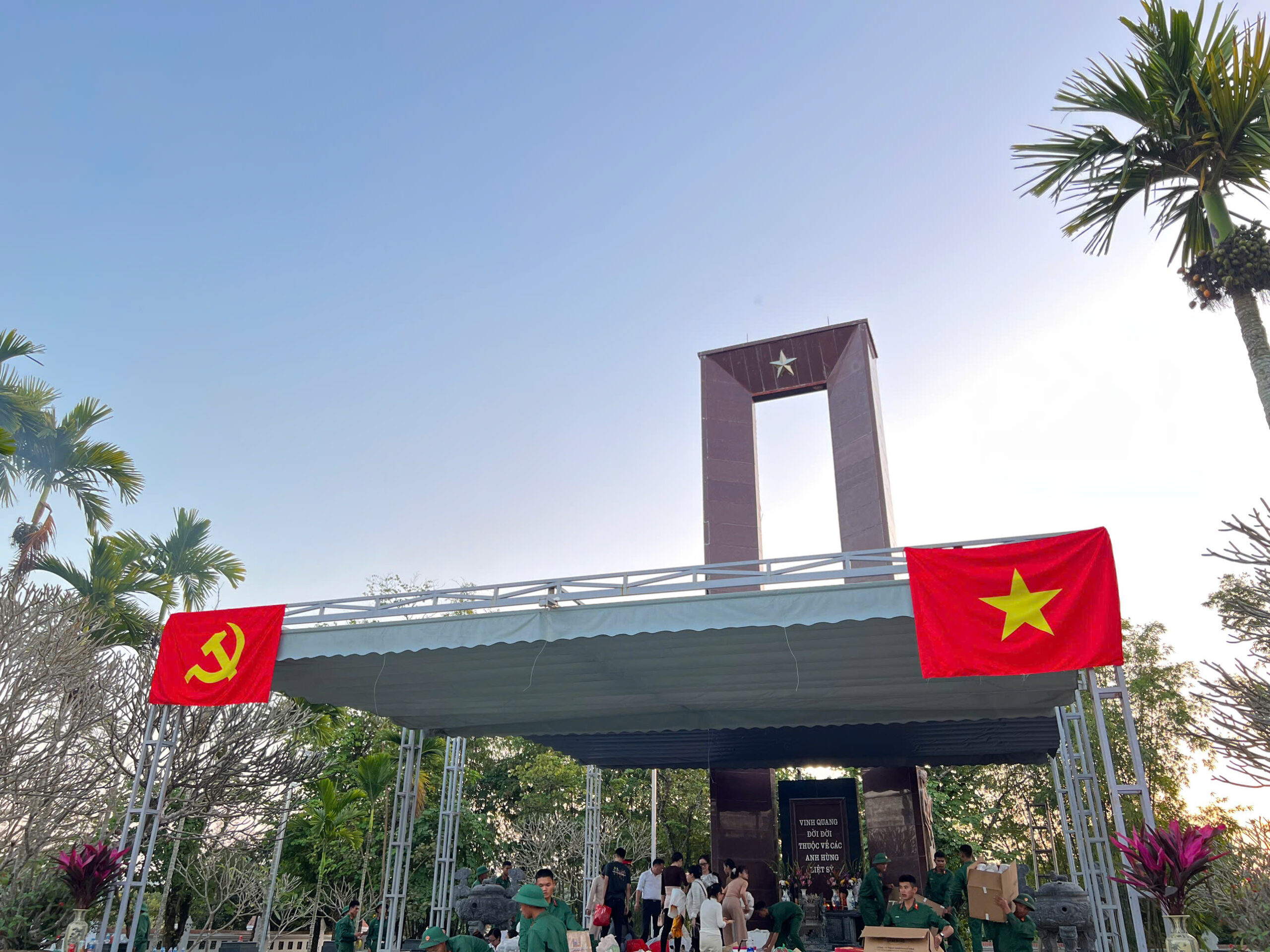 Cờ Đảng theo yêu cầu