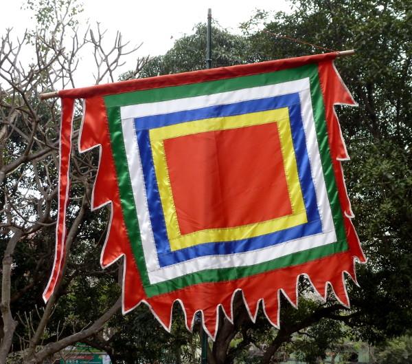 Cờ Thần – Biểu tượng linh thiêng và phong cách trang trí độc đáo