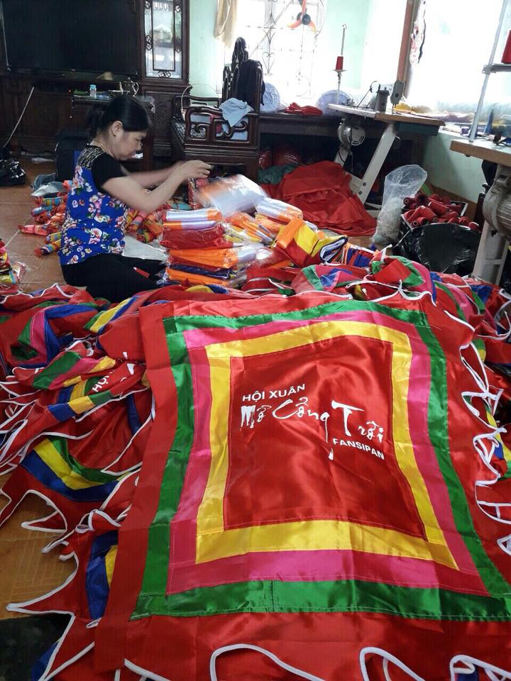 Cờ Thần Giao Hàng Toàn Quốc – Đặt May Chuẩn Truyền Thống, Nhận Hàng Tận Nơi