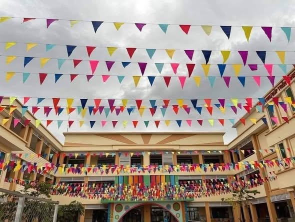 Cờ Dây Tam Giác Dùng Cho Sân Trường – Xưởng May Cờ Hoàng Gia