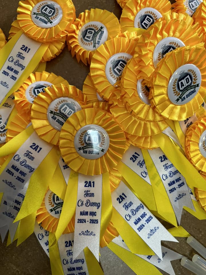 Hoa cài áo giá bao nhiêu