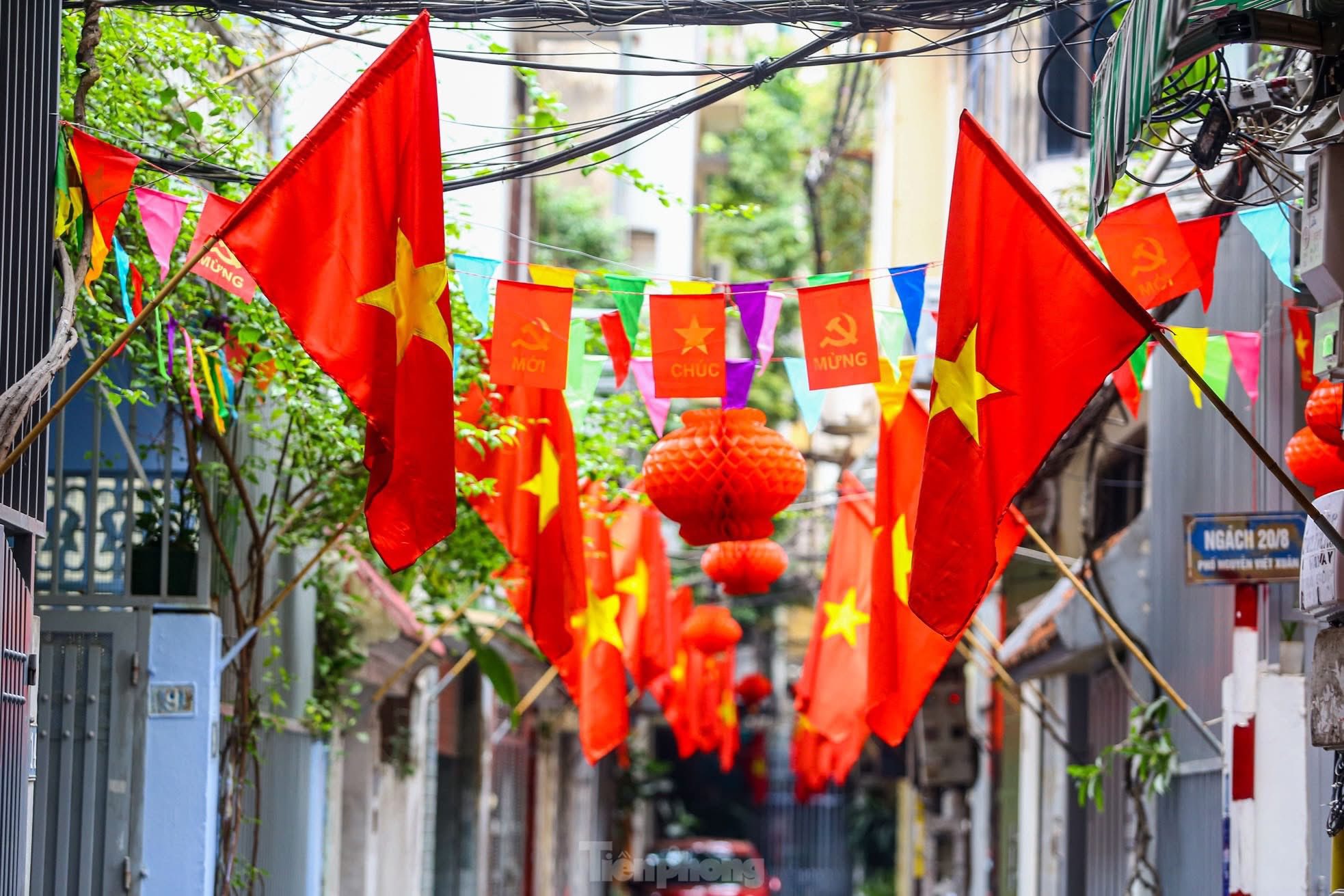 Sản xuất cờ dây sao Đảng tại Ninh Bình – Xưởng May Cờ Hoàng Gia uy tín, chất lượng cao