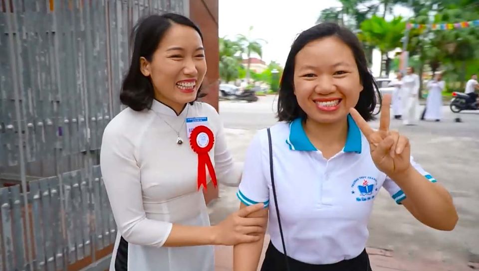 Hoa cài áo hội khóa