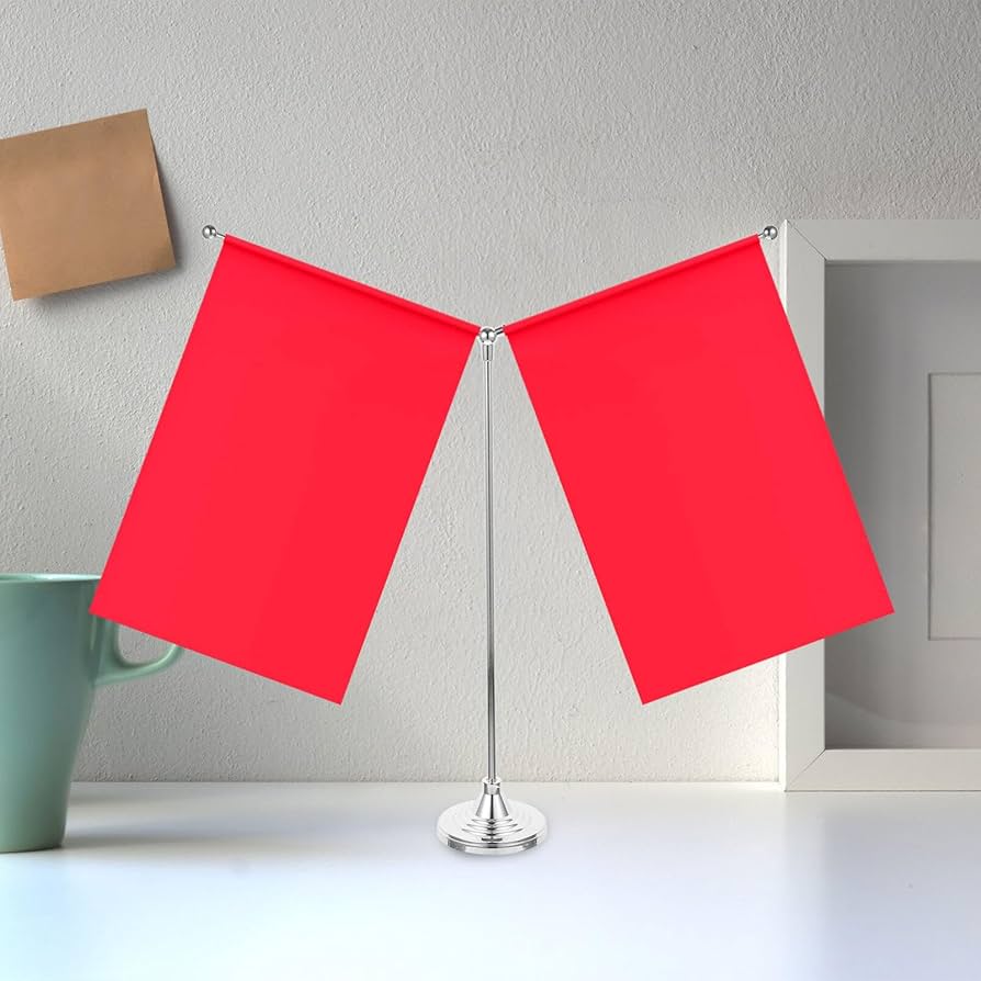Cờ Hồng Kỳ Để Bàn – Sản Xuất Trực Tiếp Tại Xưởng May Cờ Hoàng Gia Hà Nội