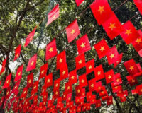 Đặt làm cờ dây sao Đảng ở Hà Nội – Xưởng may cờ Hoàng Gia uy tín, chất lượng cao
