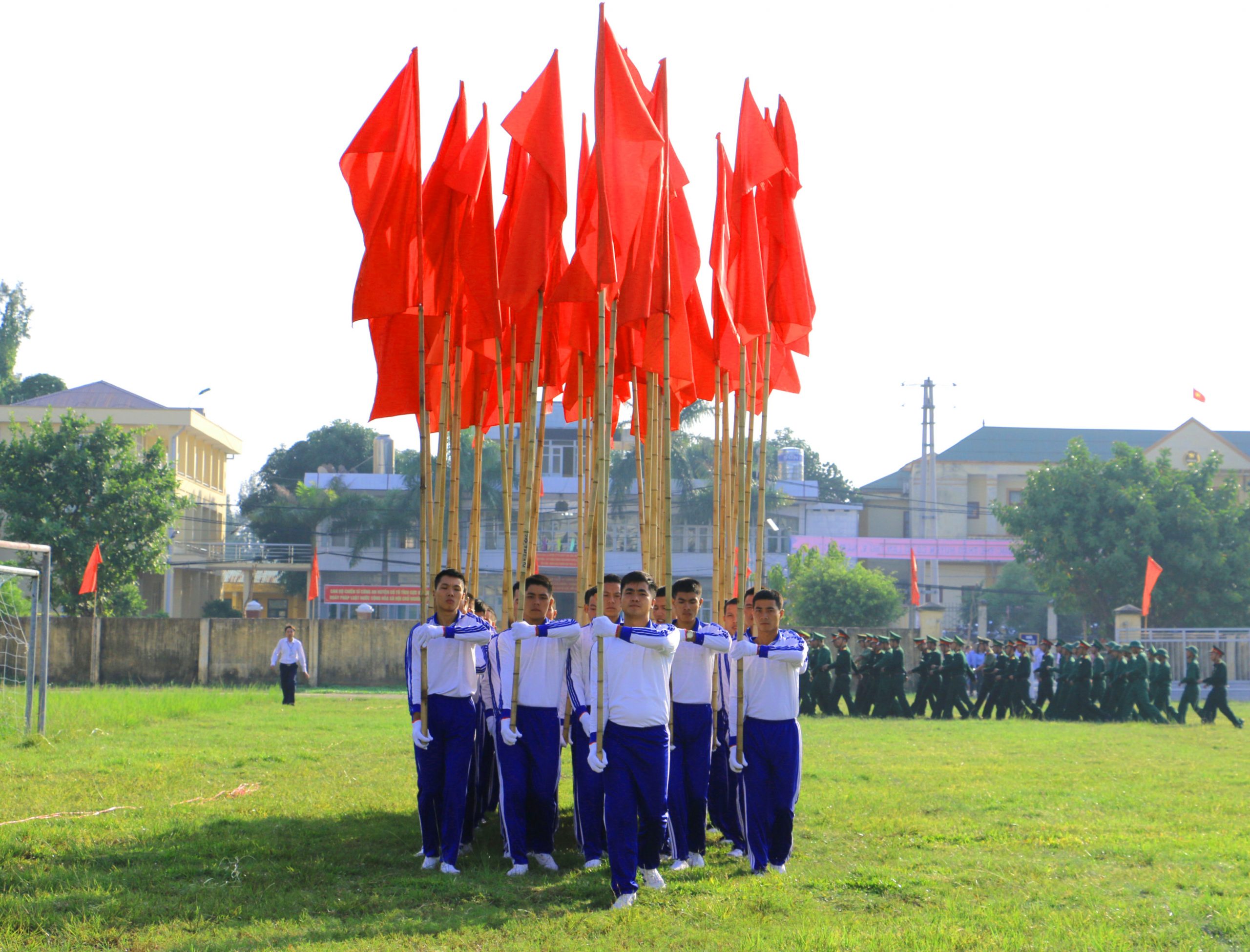 Lá Cờ Hồng Kỳ Là Gì? Tìm Hiểu Chi Tiết Từ Truyền Thống Đến Thực Tế Sử Dụng Hiện Nay