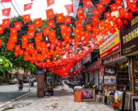Cờ dây sao Đảng treo tuyến phố – Giải pháp trang trí trang nghiêm từ xưởng may cờ Hoàng Gia