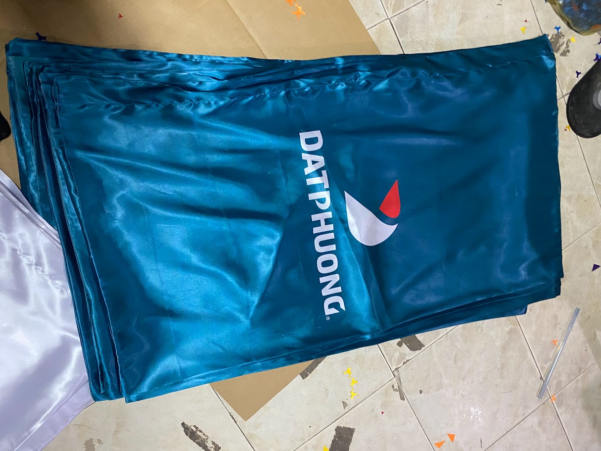 Cờ Chuối Cờ Phướn – Xưởng May Cờ Hoàng Gia Uy Tín, Giá Tận Xưởng