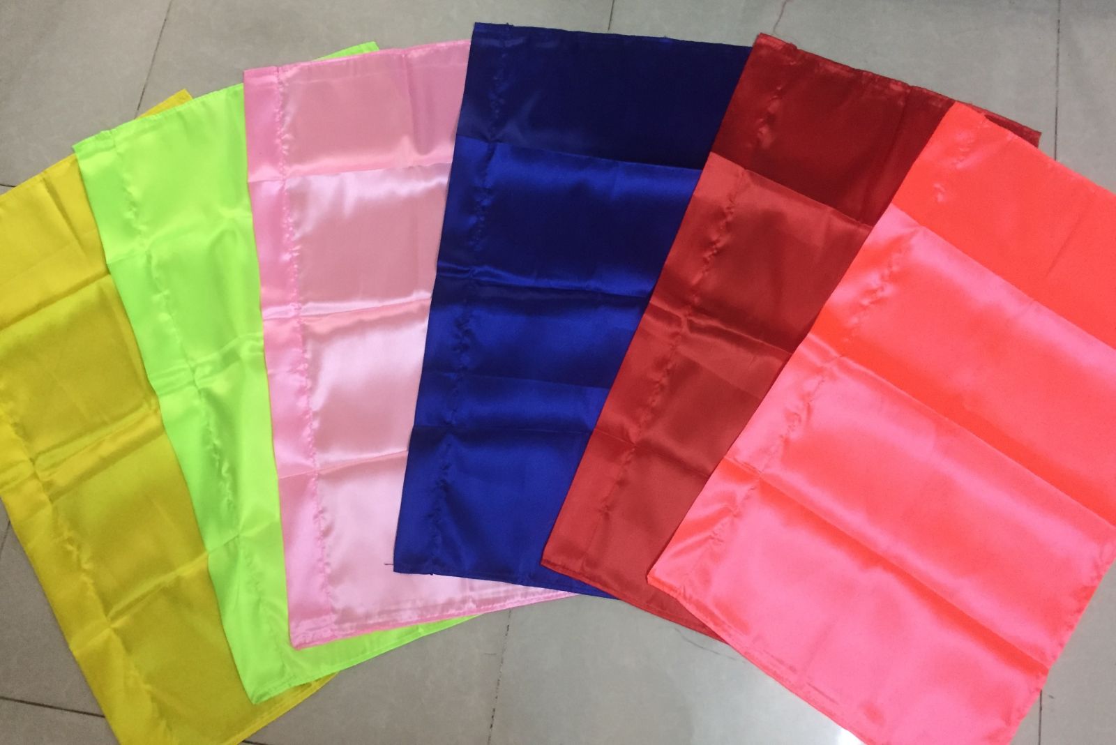 Bộ Cờ Chuối – Xưởng May Cờ Hoàng Gia Uy Tín Tại Hà Nội