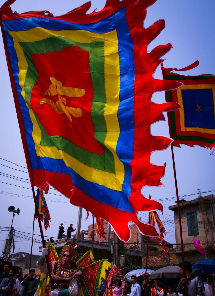 Cờ Thần Theo Ngũ Hành – Nguyên Lý Phong Thủy Và Cách Ứng Dụng Trong Không Gian Tâm Linh