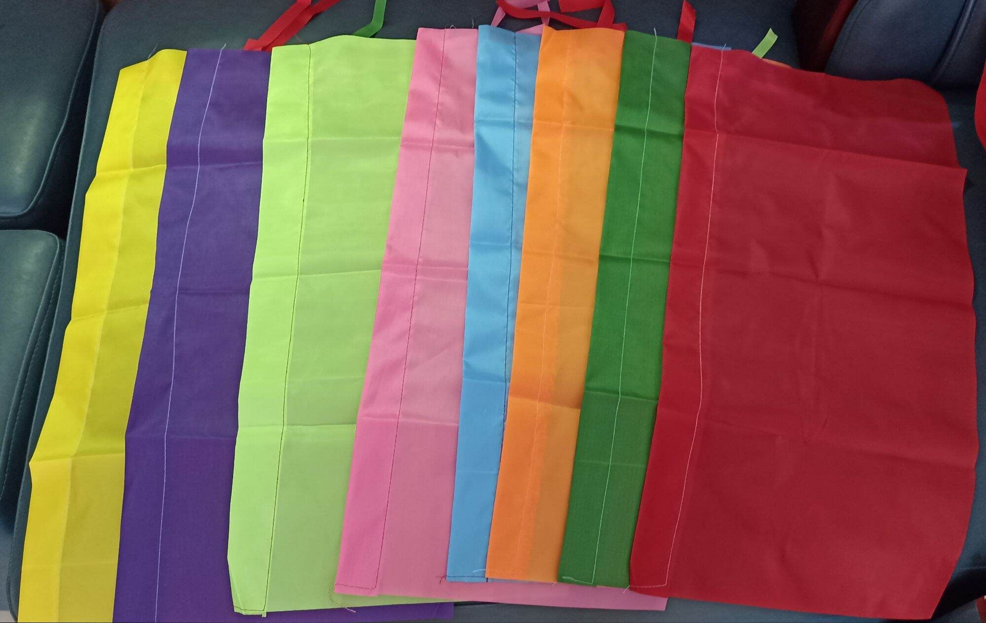 Cờ Chuối Nhiều Màu – Xưởng May Cờ Hoàng Gia Uy Tín, Giá Tận Xưởng