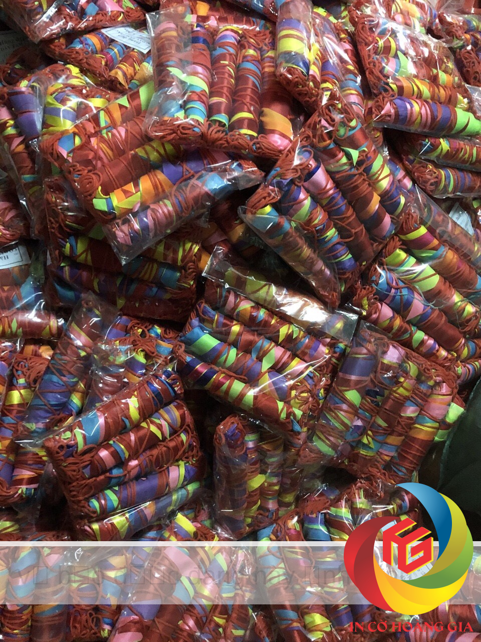 Mua cờ dây tam giác online – Xưởng may cờ Hoàng Gia sản xuất trực tiếp, giao tận nơi