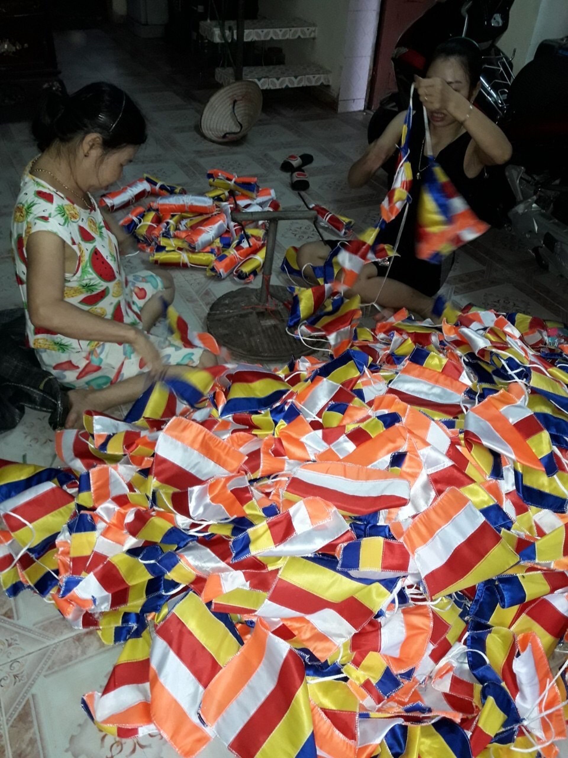 Mua Cờ Phật Giáo Đẹp – Xưởng May Cờ Hoàng Gia Chuyên Nghiệp, Giá Tận Gốc