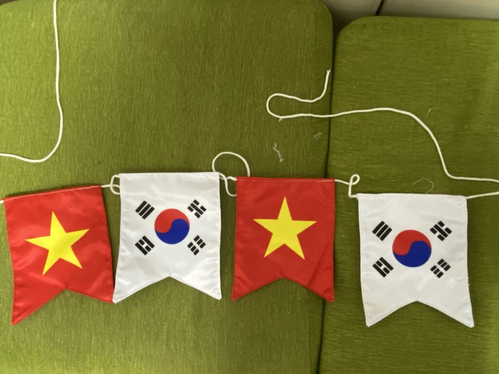 Cờ Dây Sao Đảng Theo Yêu Cầu – Xưởng May Cờ Hoàng Gia Sản Xuất Trực Tiếp