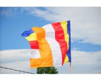 Mua Cờ Phật Giáo Giá Sỉ – Xưởng May Cờ HOÀNG GIA Sản Xuất Trực Tiếp, Chuẩn Nghi Lễ