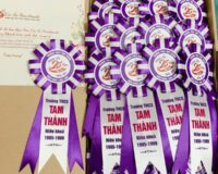 Mua hoa cài áo đại biểu ở đâu? Hướng dẫn chọn địa chỉ uy tín chất lượng