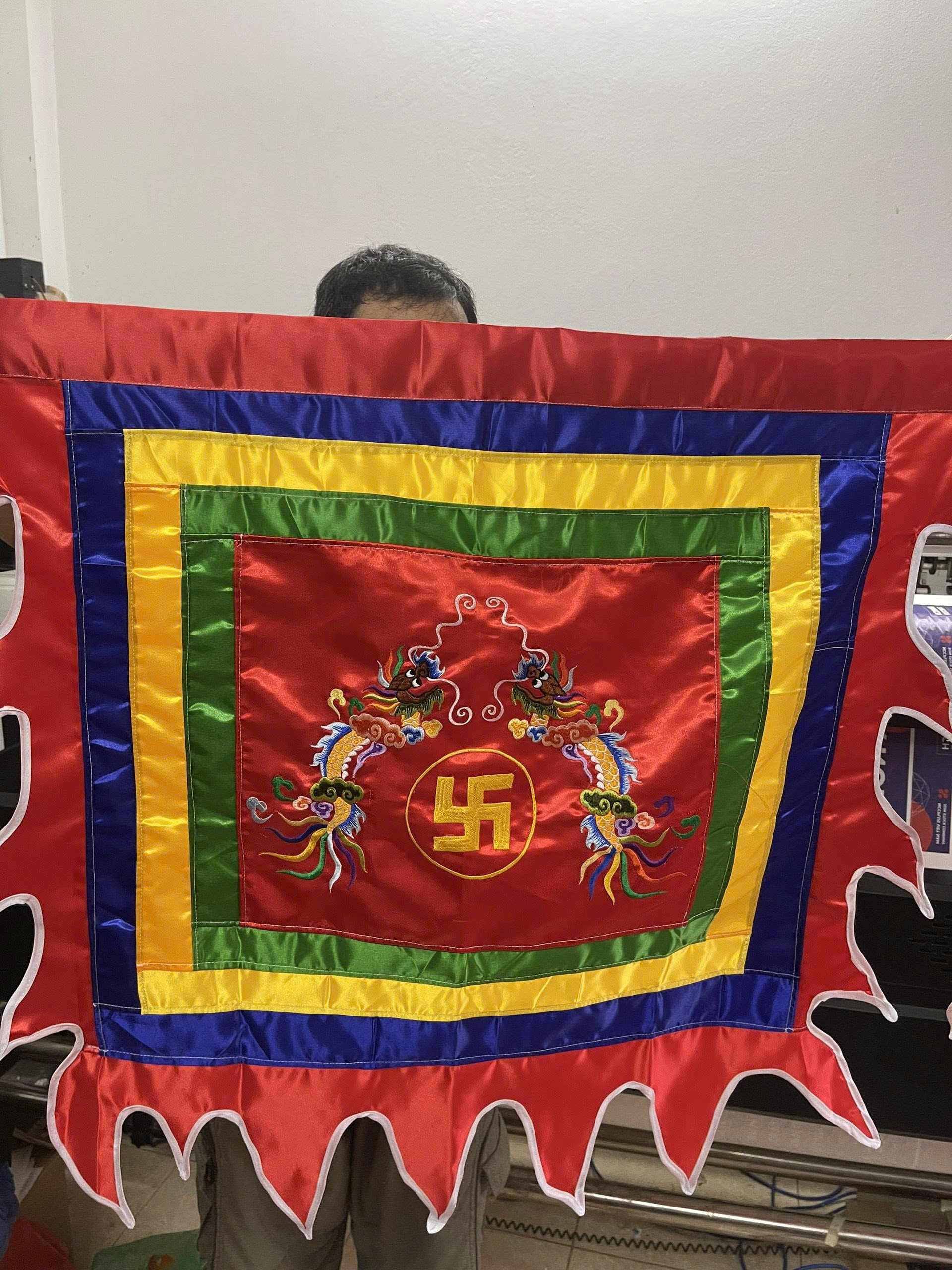 Cờ Thần Dùng Trong Lễ Khai Trương – Vật Phẩm Tâm Linh Khai Mở Vận May