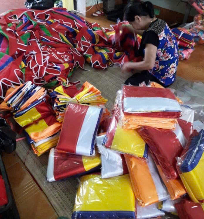 Mua Cờ Phật Giáo Số Lượng Lớn – Xưởng May Cờ Hoàng Gia Giá Tận Xưởng