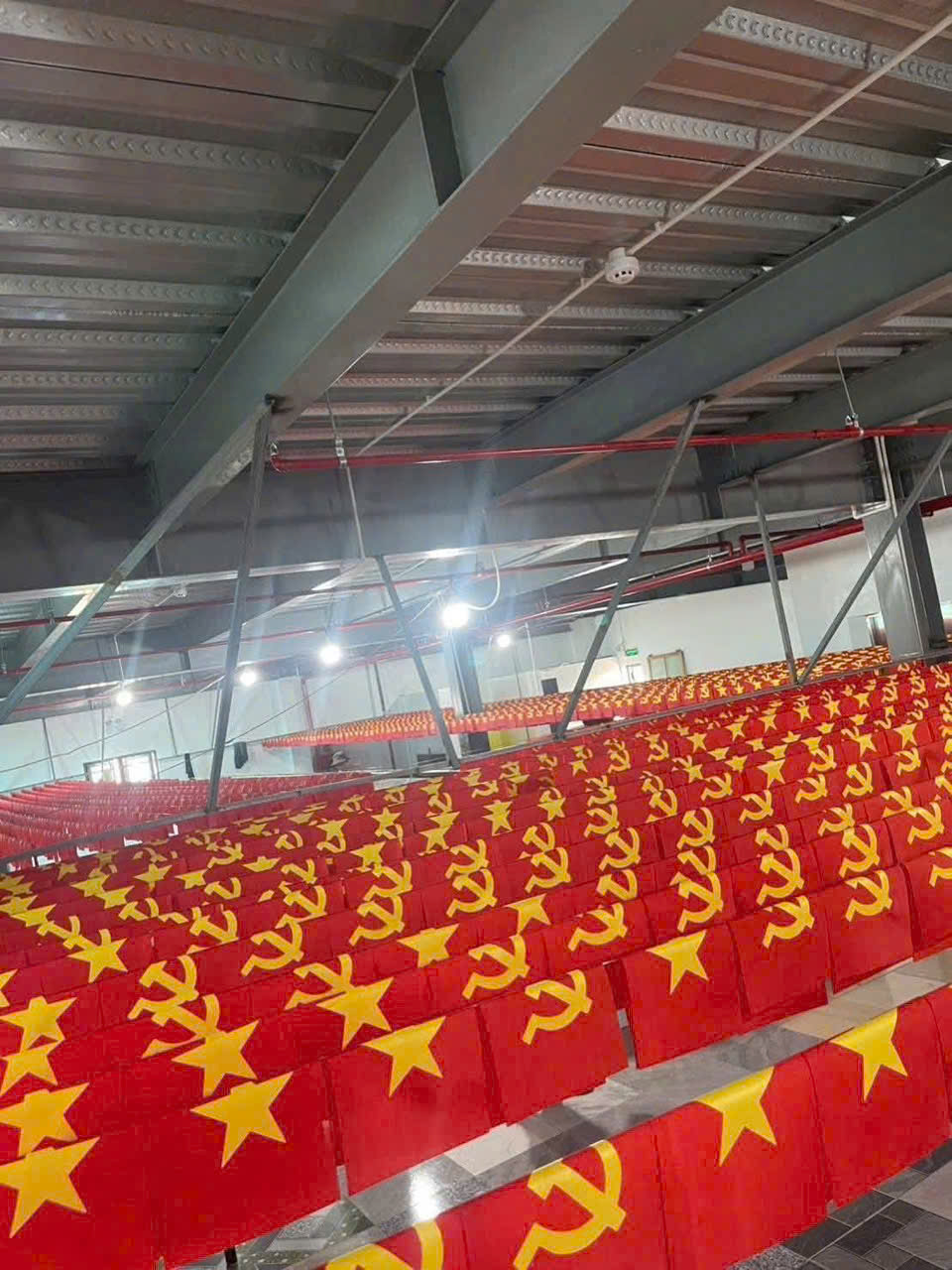 Cờ Dây Sao Đảng Giao Nhanh