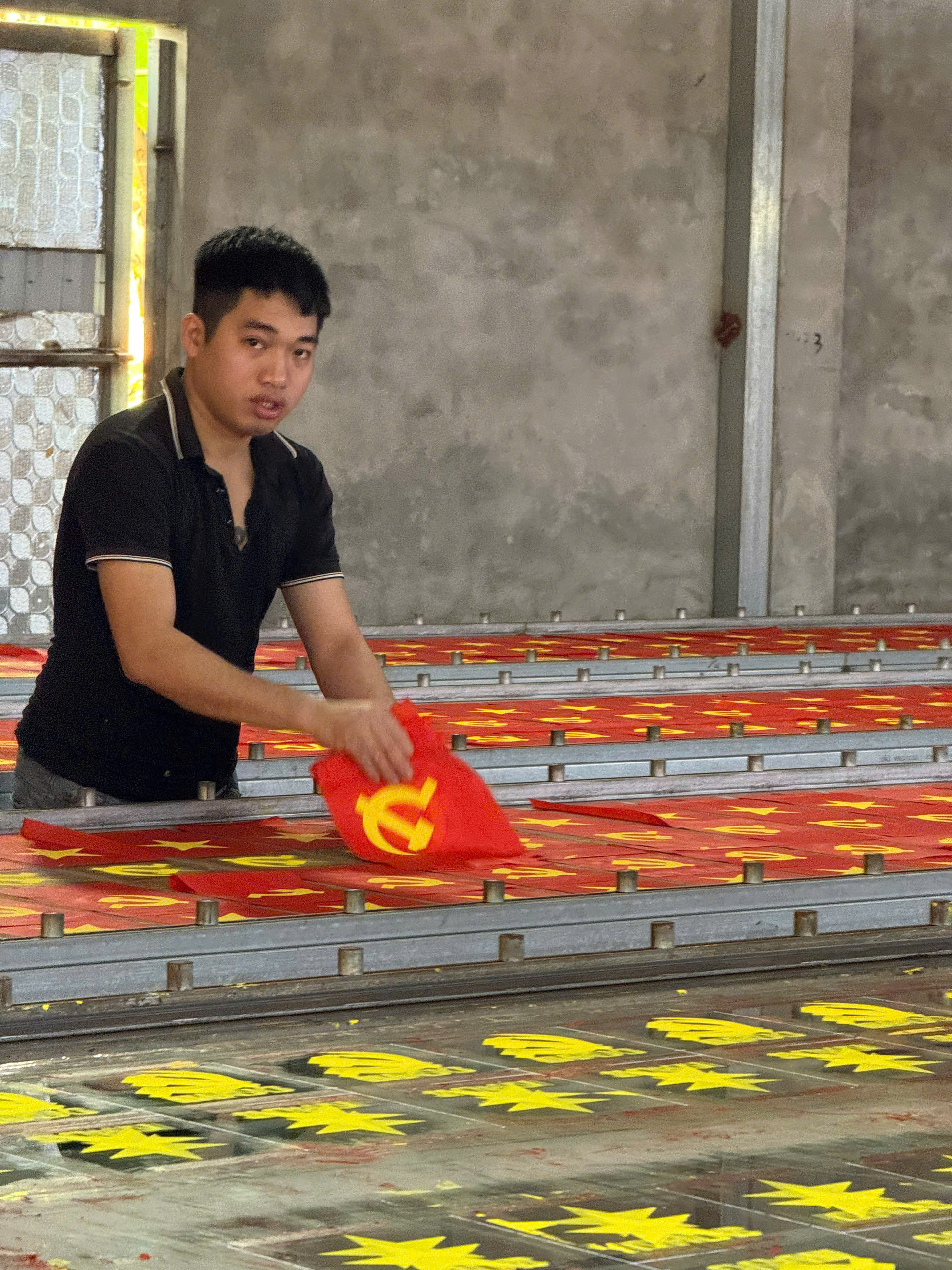 Bán Cờ Dây Sao Đảng Tại Ninh Bình – Xưởng May Cờ Hoàng Gia Giao Nhanh, Chất Lượng Cao