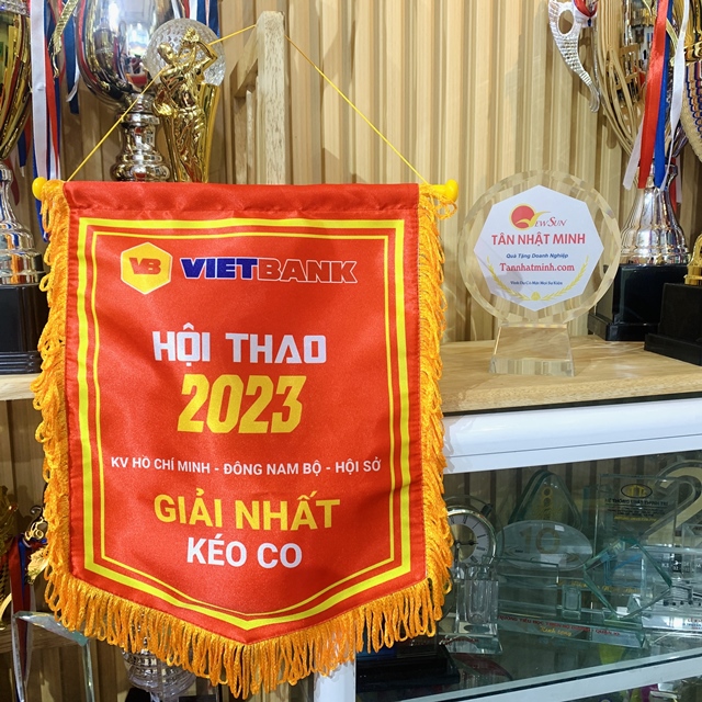 Đặt Cờ Lưu Niệm Hà Nam – Xưởng May Cờ Hoàng Gia