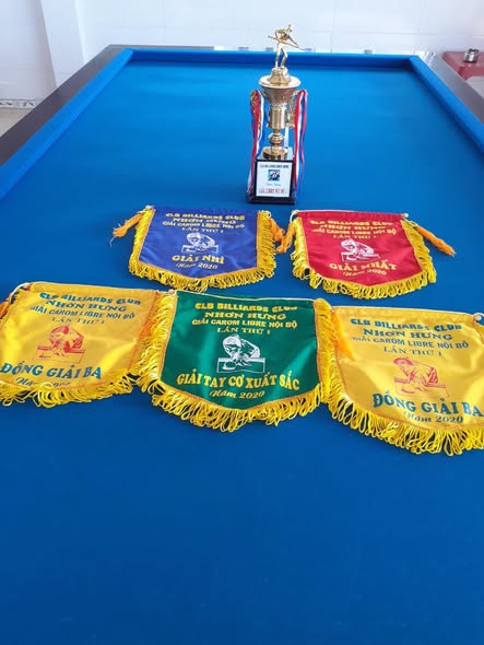 Cờ Lưu Niệm Giải Bida – Đặt May Theo Yêu Cầu Tại Xưởng May Cờ Hoàng Gia