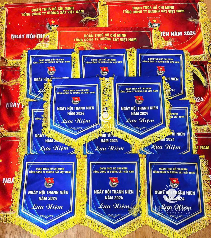 Kích Thước Cờ Lưu Niệm Bóng Đá Chuẩn Đẹp – Xưởng May Cờ Hoàng Gia