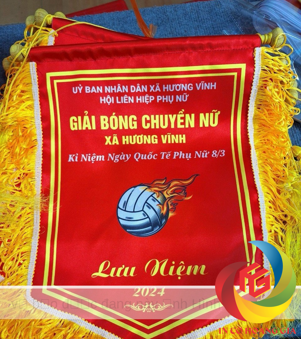 Cờ lưu niệm được in bằng công nghệ in 3D chuyển nhiệt hiện đại, màu sắc sắc nét.