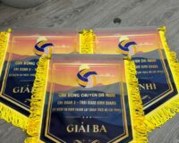 Sản Xuất Cờ Lưu Niệm Tại Hà Nội – Xưởng May Cờ Hoàng Gia