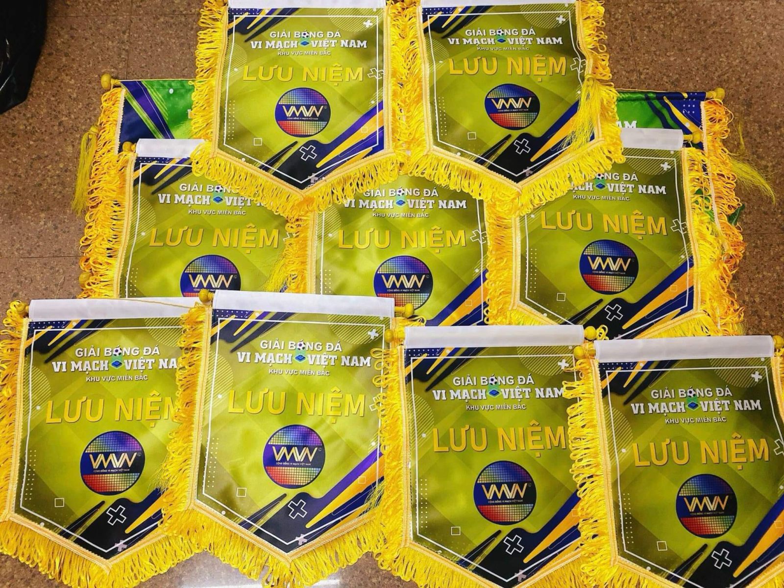 Cờ Lưu Niệm Hà Nam – Xưởng May Cờ Hoàng Gia In Đẹp, Chuẩn Sự Kiện