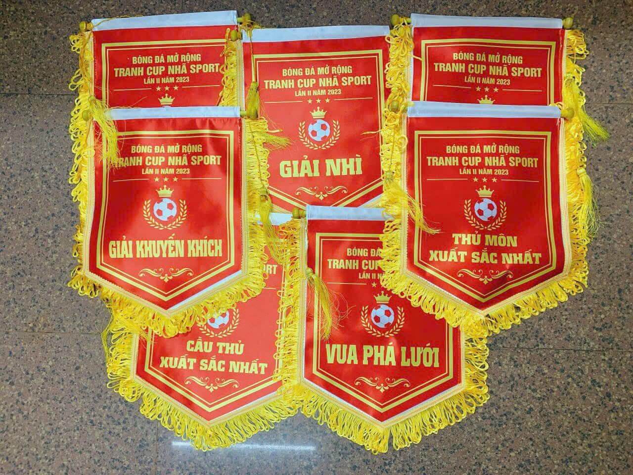 Bán Cờ Lưu Niệm Tại Hà Nội – Xưởng May Cờ Hoàng Gia