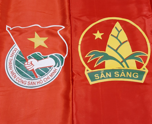 Bán Cờ Đội Giá Rẻ – Xưởng May Cờ Hoàng Gia